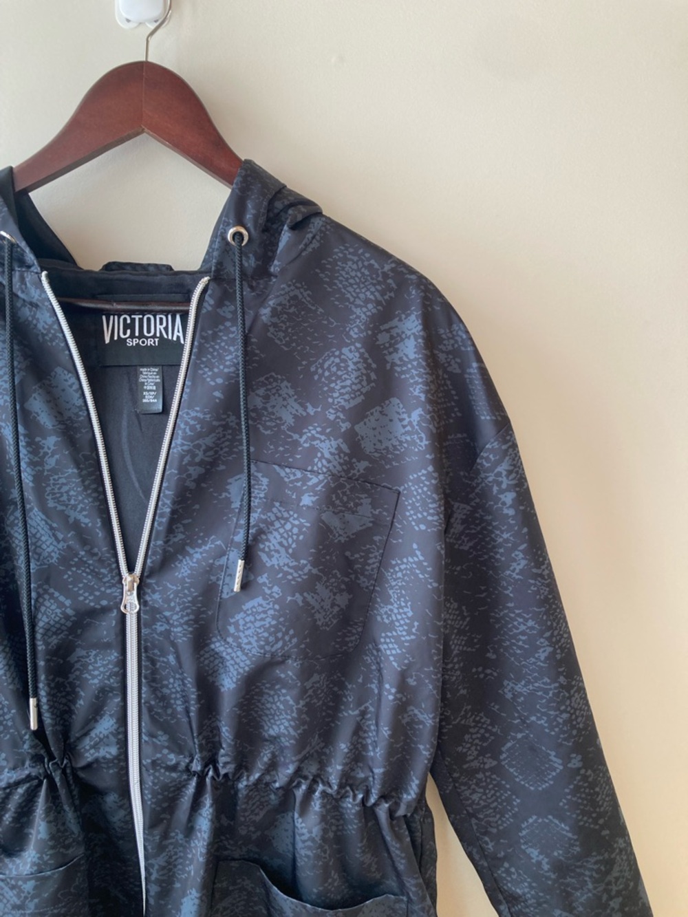 Victoria Secret Sport Snakeskin Print Long Jacket Edgy Bold 90s Style